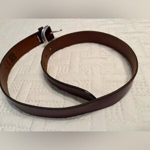 Gap brown leather belt size medium (leather length is 38.5 inches) EUC